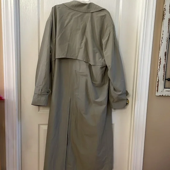 London Fog Light Gray or TanTrench Coat Size 44L